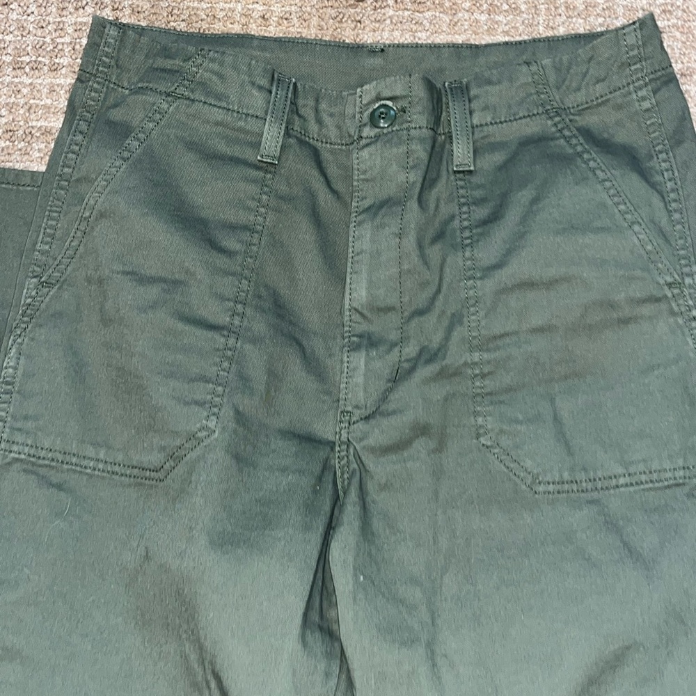 WOMENS LEVI'S COTTON OLIVE GREEN CARGO ARMY PANTS SIZE 31 - Picture 3 of 9